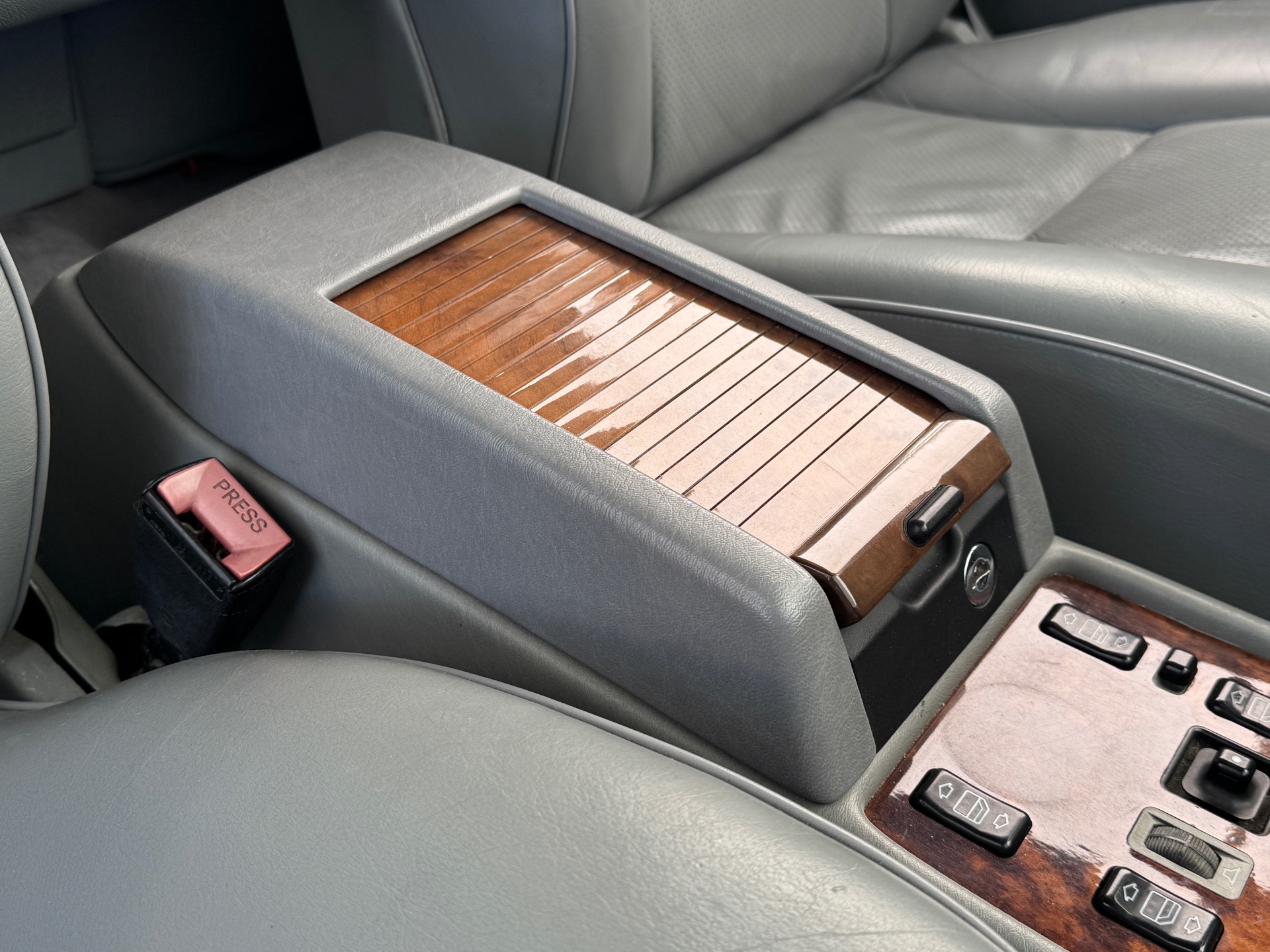 Used 1989 Mercedes Benz 560 Class 560 SEC