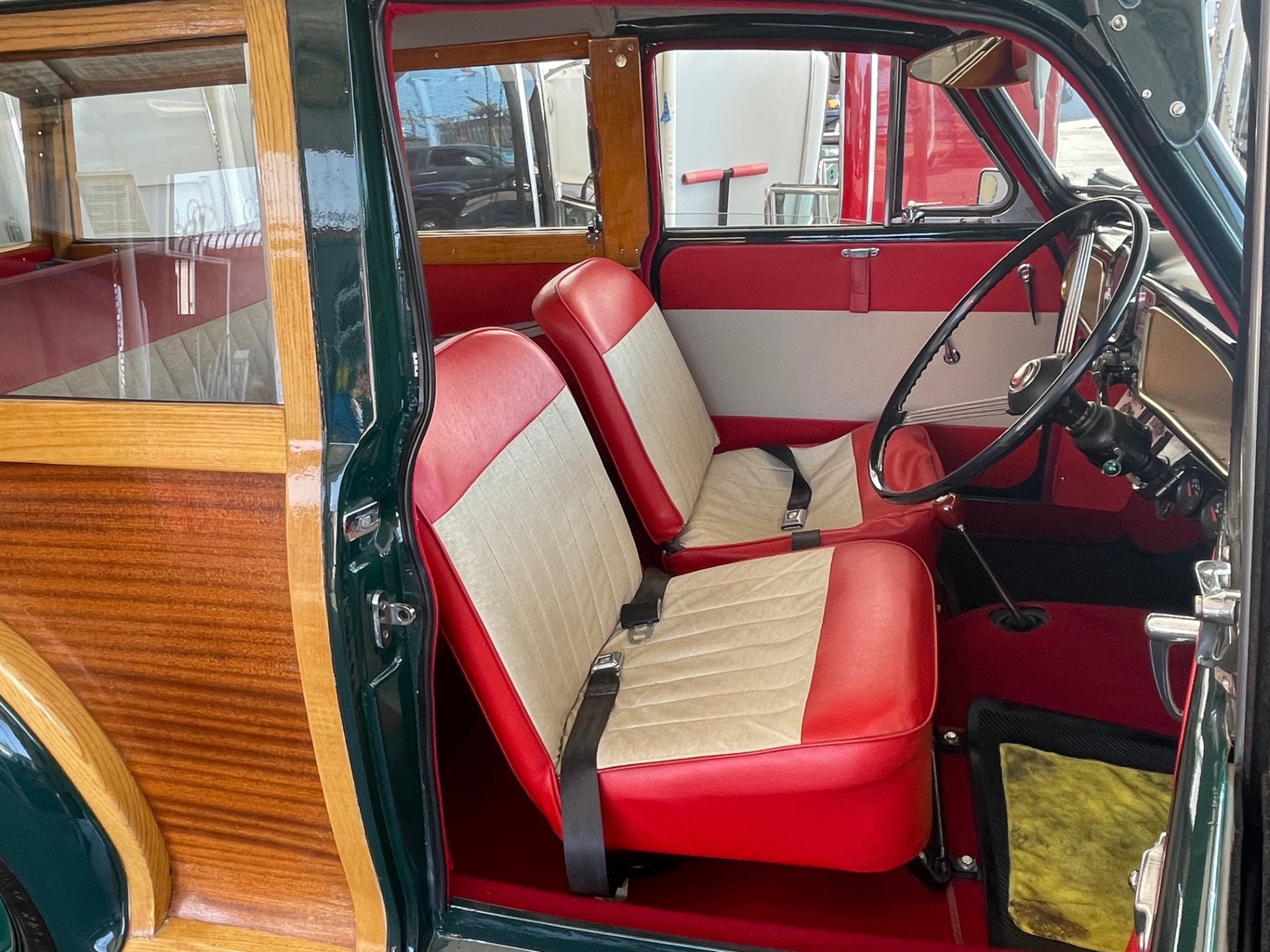 Morris minor deals seat belts